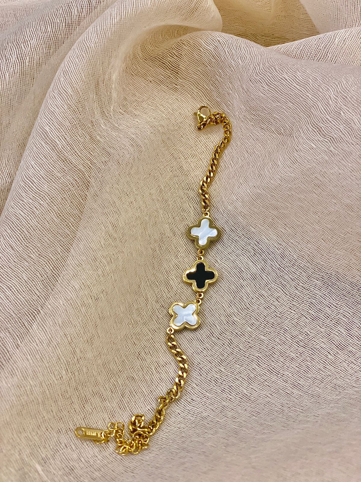 Gold Chain Bracelet With Black&White Clover