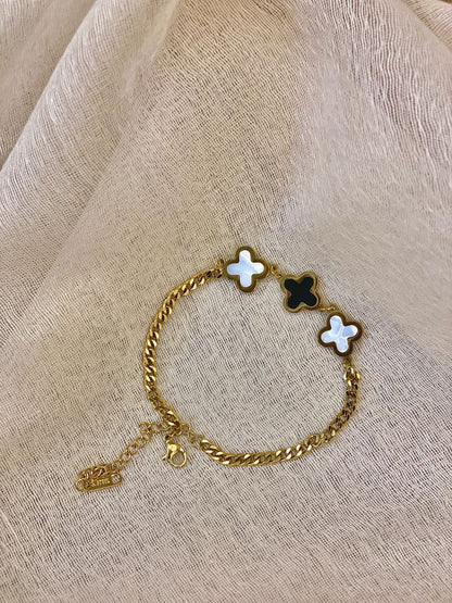 Gold Chain Bracelet With Black&White Clover