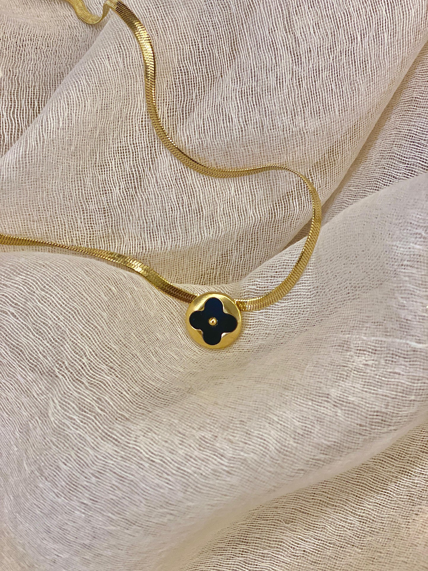 Gold Snake Chain Pendent With Black Trendy Clover
