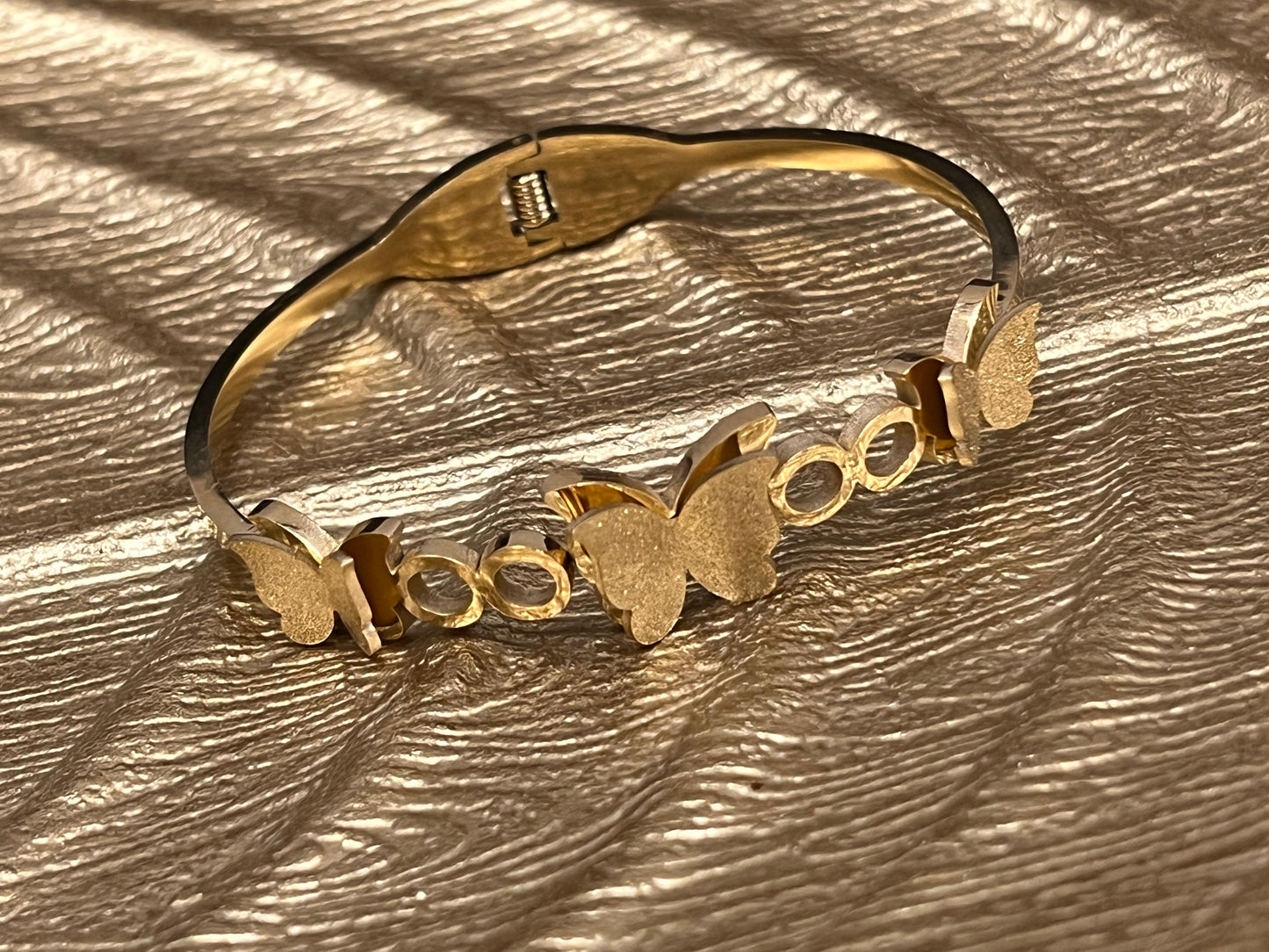 Stainless Steel Gold Bracelet with golden butterflies